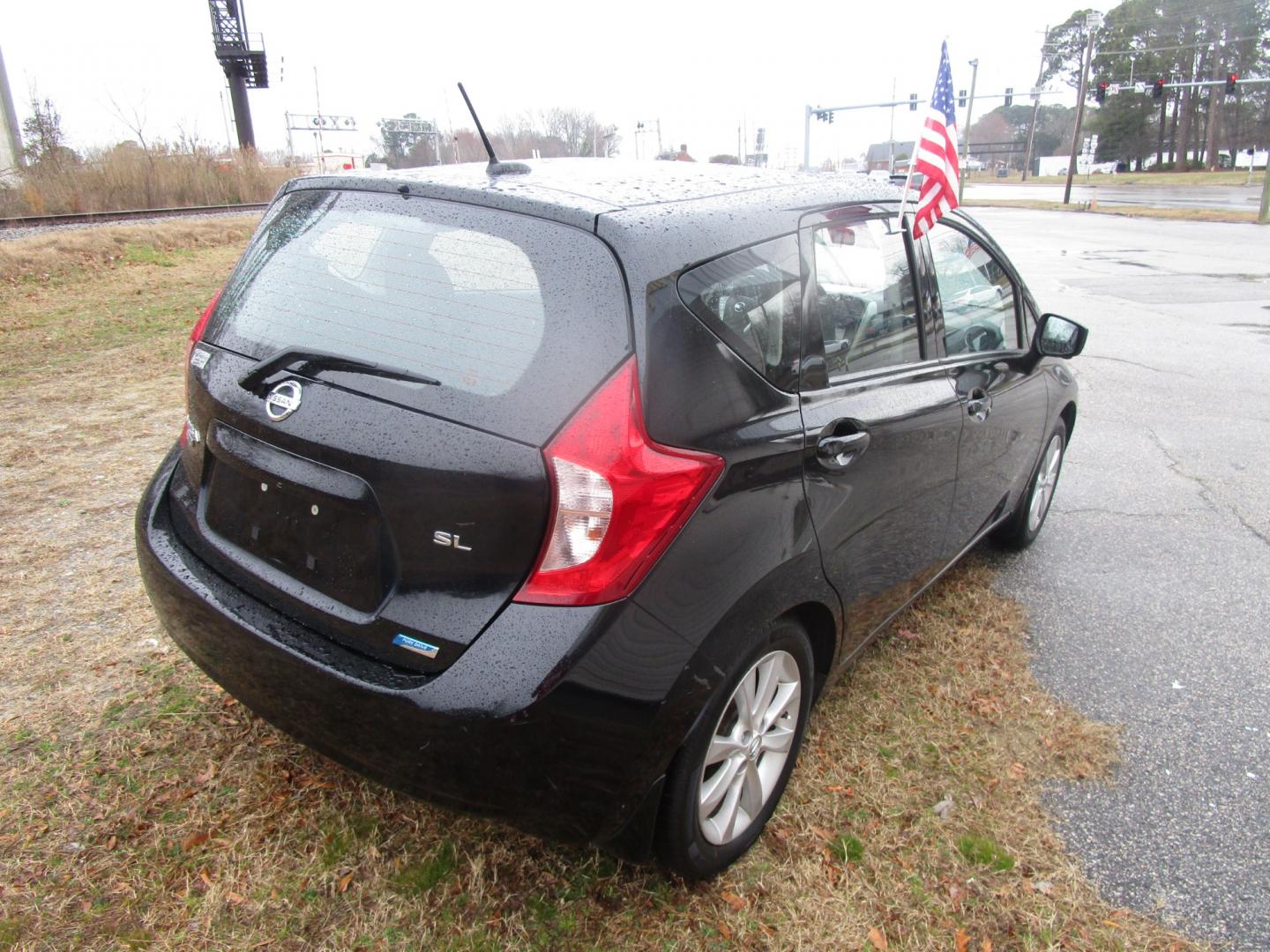 2016 Black Nissan Versa Note (3N1CE2CP4GL) , located at 2553 Airline Blvd, Portsmouth, VA, 23701, (757) 488-8331, 36.813889, -76.357597 - Photo#5